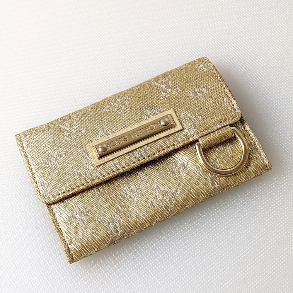 Louis Vuitton Card Holder Monogram Shine Gold Metallic, Silk, Leather M92370